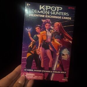 Netflix KPOP Demon Hunters Valentine Exchange Cards - Purple and Orange